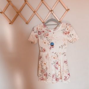 Short sleeve pleated floral top maternity and non